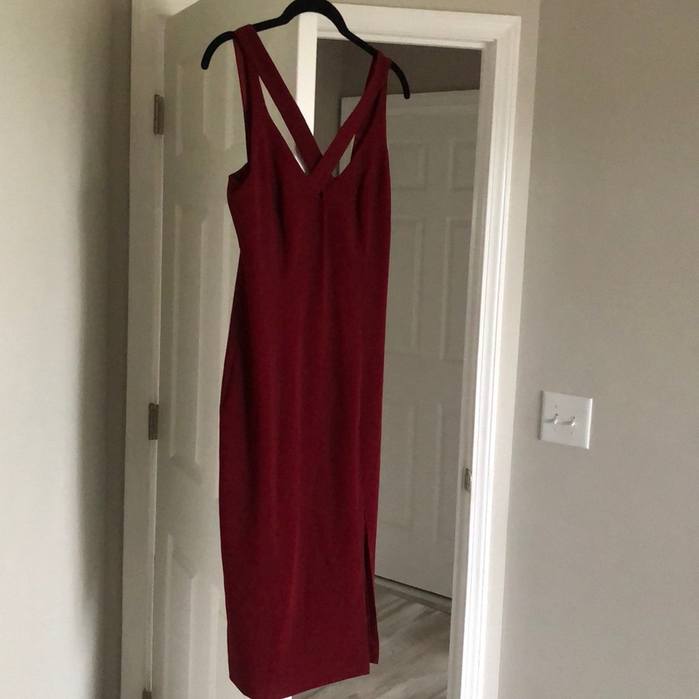 Gorgeous strapped red dress!!